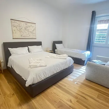 Appartamento Casa Miseno, Independent Near Metro B